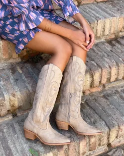 Bota alta cowboy bordado beige