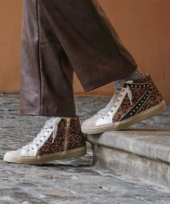 Bota deportiva Leopardo