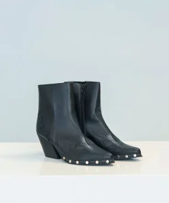 Botas cortas con Tachuelas