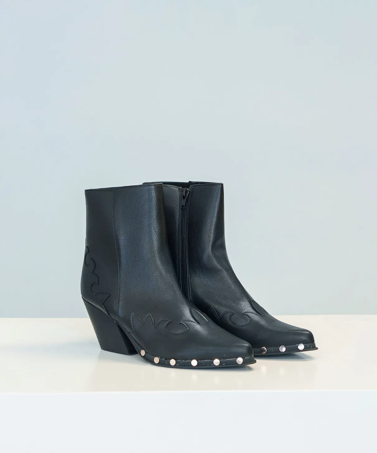Botas cortas con Tachuelas