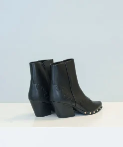 Botas cortas con Tachuelas