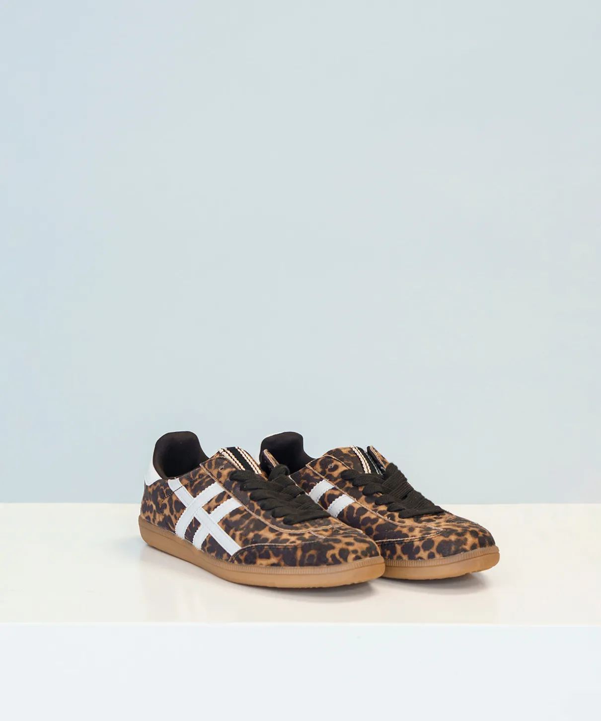 Deportiva bamba leopardo