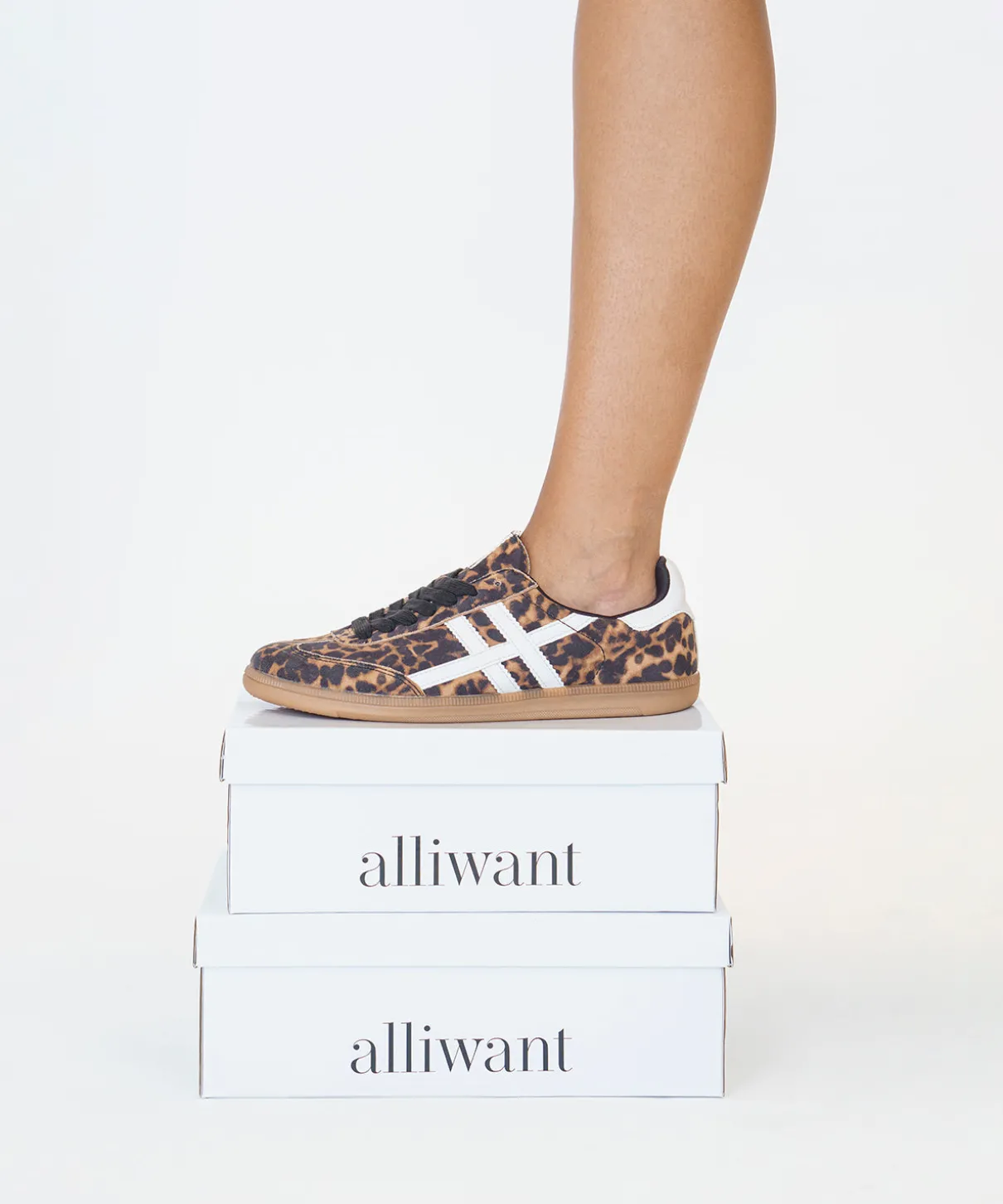 Deportiva bamba leopardo
