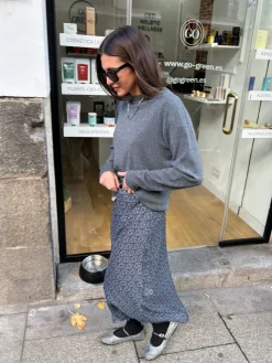 Falda evase tejido plumeti gasa