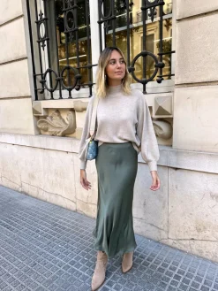 Falda satinada evase