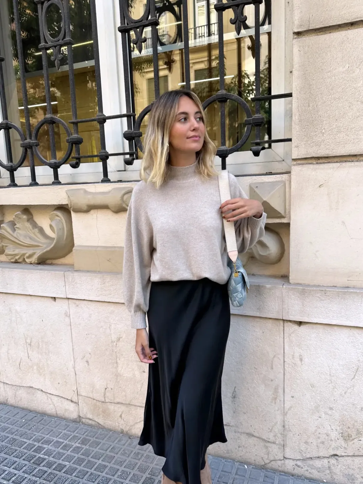 Falda satinada evase